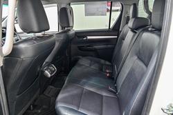 2020 Toyota Hilux SR5