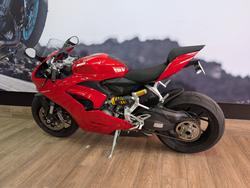 2024 DUCATI PANIGALE V2 RED