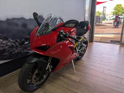 2024 DUCATI PANIGALE V2 RED