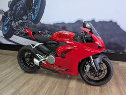 2024 DUCATI PANIGALE V2 RED