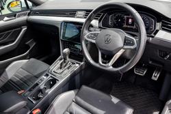 2022 Volkswagen Passat 206TSI R-Line