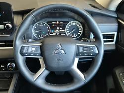 2023 Mitsubishi Outlander LS