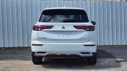 2023 Mitsubishi Outlander LS