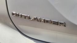 2023 Mitsubishi Outlander LS