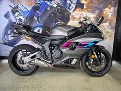 Yamaha YZF-R7LA
