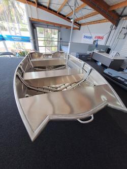 2026 QUINTREX F370 Outback Explorer