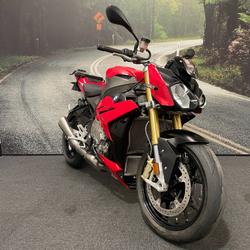 2014 BMW Motorrad S 1000 R Red