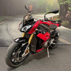 2014 BMW Motorrad S 1000 R Red