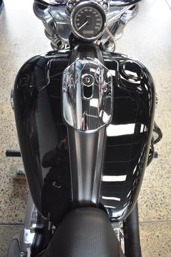 2016 HARLEY-DAVIDSON FXSB SOFTAIL BREAKOUT