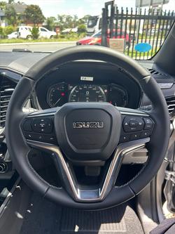 2025 Isuzu D-MAX LS-U