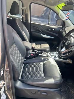 2023 Nissan Navara ST-X