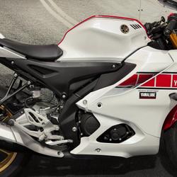 2023 Yamaha YZF-R15M RED/WHITE