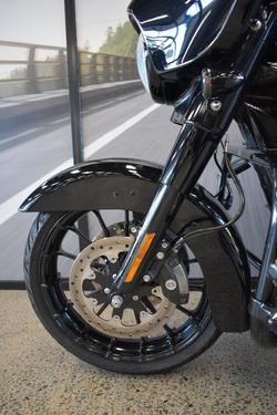2017 HARLEY-DAVIDSON FLHXS STREET GLIDE SPECIAL