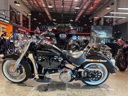 2018 Harley-Davidson Deluxe 107 (FLDE) Softail Black