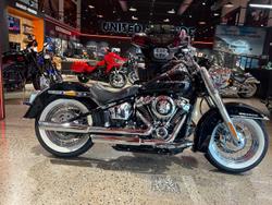 2018 Harley-Davidson Deluxe 107 (FLDE) Softail Black