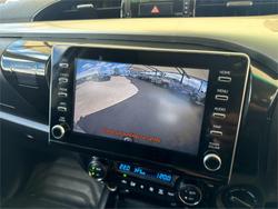 2021 TOYOTA HILUX SR5 (4x4) GUN126R White