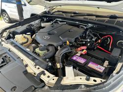 2021 TOYOTA HILUX SR5 (4x4) GUN126R White