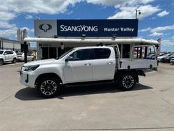 2021 TOYOTA HILUX SR5 (4x4)