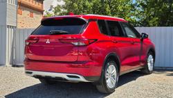 2022 Mitsubishi Outlander LS