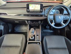 2022 Mitsubishi Outlander LS