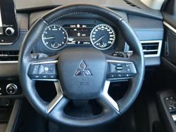 2022 Mitsubishi Outlander LS