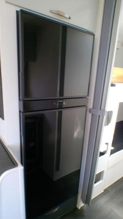 2025 Supreme 2110_C_K1e5b_T Territory 21'10 2 Bunk