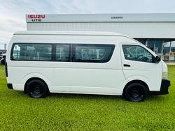 2011 Toyota Hiace 2011 Toyota HiAce Commuter KDH223R With Wheelchair Accessible Braun Lift French Vanilla