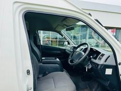 2011 Toyota Hiace 2011 Toyota HiAce Commuter KDH223R With Wheelchair Accessible Braun Lift French Vanilla