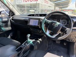 2021 Toyota Hilux SR5