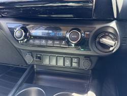 2021 Toyota Hilux SR5