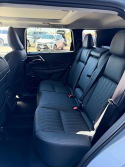 2025 Mitsubishi Outlander Exceed