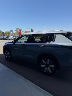 2025 Mitsubishi Outlander Exceed