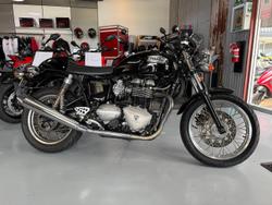 Triumph Thruxton 900