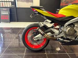 2021 APRILIA TUONO YELLOW