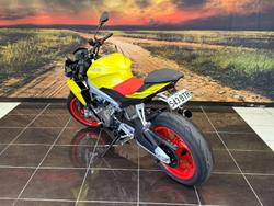 2021 APRILIA TUONO YELLOW