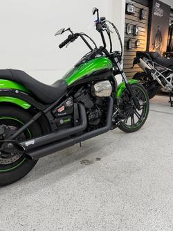 2018 Kawasaki VULCAN 900 (VN900) CLASSIC Green
