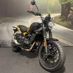 2025 Royal Enfield Guerrilla 450 Playa Black