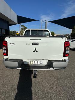 2022 Mitsubishi Triton GLX