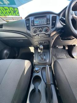 2022 Mitsubishi Triton GLX