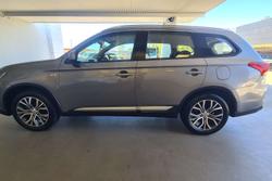 2017 Mitsubishi Outlander ES