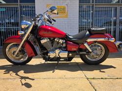2005 HONDA VT750C SHADOW Red