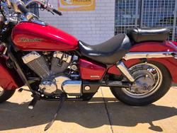2005 HONDA VT750C SHADOW Red