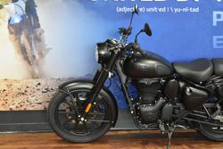 2025 Royal Enfield CLASSIC 350 DARK Black