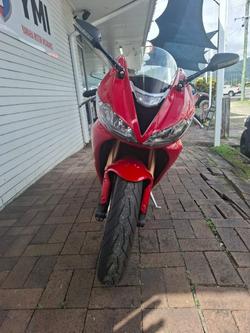 2015 Triumph DAYTONA 675 RED