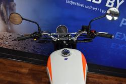 2025 Royal Enfield BEAR 650 White