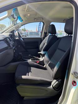 2016 Ford Everest Ambiente