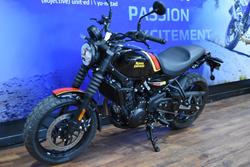 2025 Royal Enfield GUERILLA 450 Black