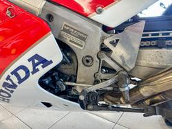 1987 Honda VFR750R (RC30) VFR White