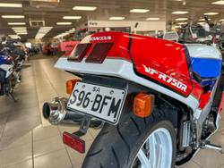 1987 Honda VFR750R (RC30) VFR White