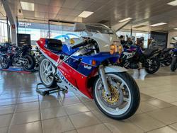 1987 Honda VFR750R (RC30) VFR White
